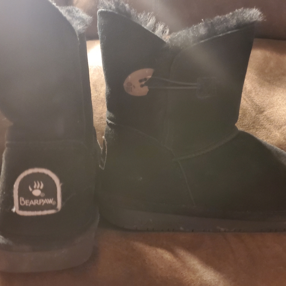 Like new Bear Paw boots